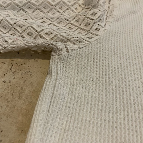 💜 SHEIN Waffle Knit Henley Top with Lace Sleeves size M - Picture 3 of 7